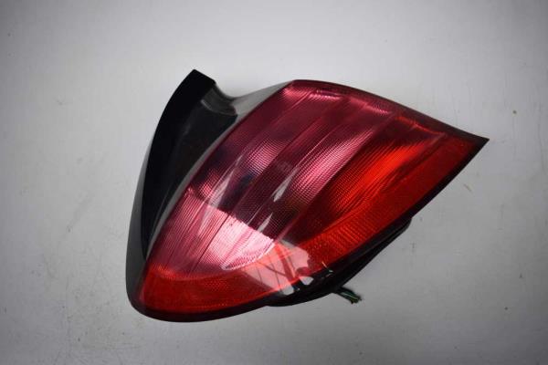 FEU ARRIERE GAUCHE MERCEDES - Vue 1